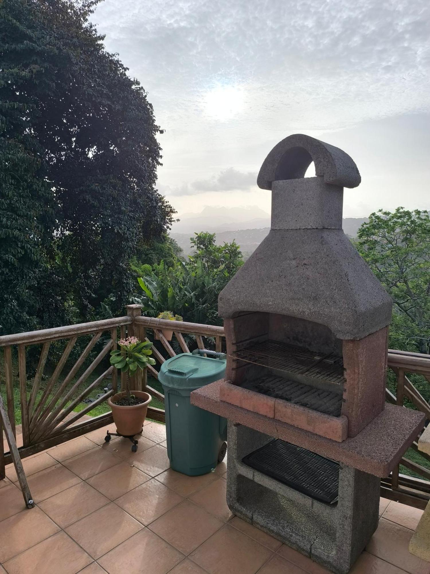 Studio Brazilia Bois Et Nature, Terrasse Avec Vue Sur Les Pitons ル・ロベール エクステリア 写真